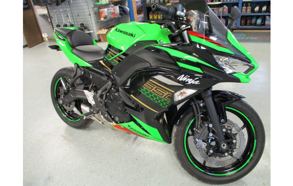 2020-Kawasaki-Ninja-650-KRT-Edition